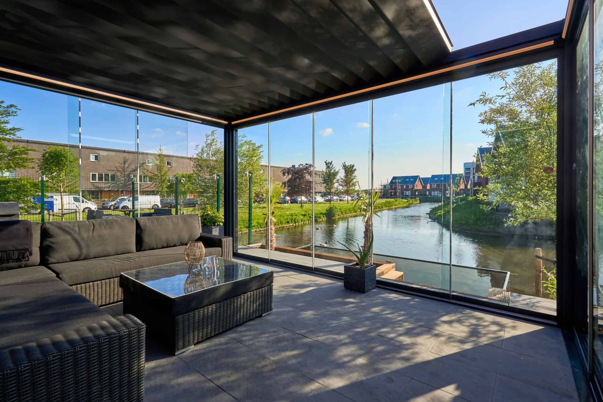 Fully glazed veranda lounge
